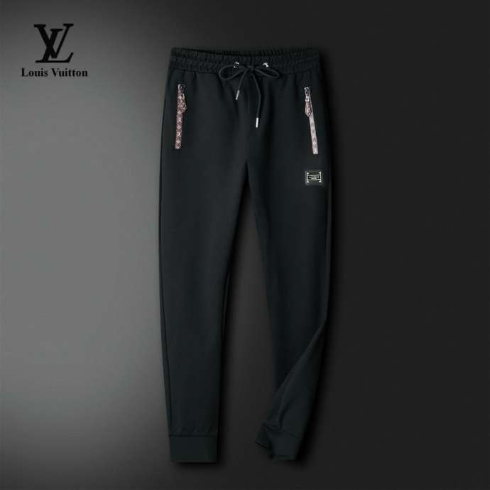 Picture of LV SweatSuits _SKULVM-3XL25cn8029220
